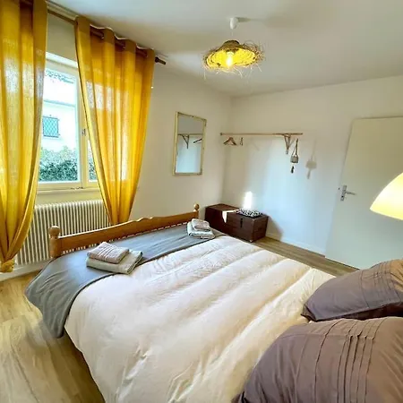 Maison Individuelle 100 M2, Jardin Et Parking Prive *