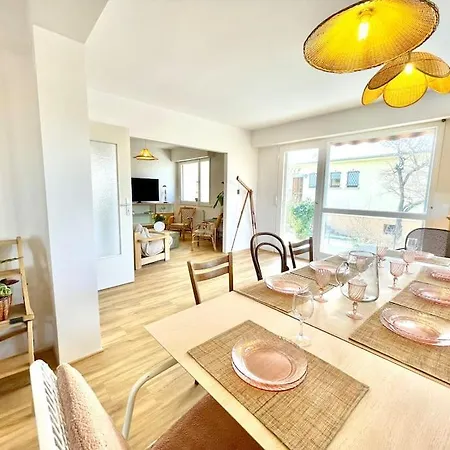 Maison Individuelle 100 M2, Jardin Et Parking Prive *