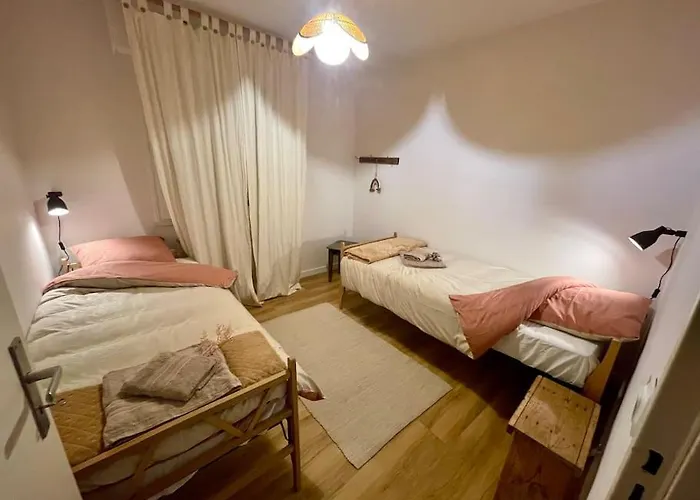 Maison Individuelle 100 M2, Jardin Et Parking Privé Hébergement de vacances *