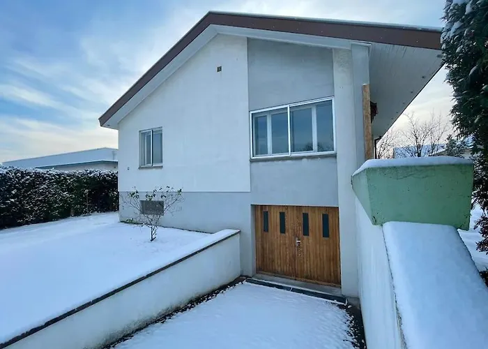 Maison Individuelle 100 M2, Jardin Et Parking Privé *