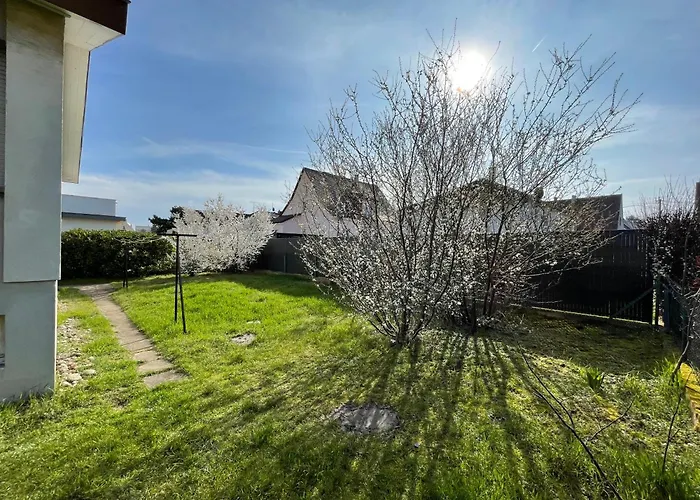 Hébergement de vacances Maison Individuelle 100 M2, Jardin Et Parking Privé